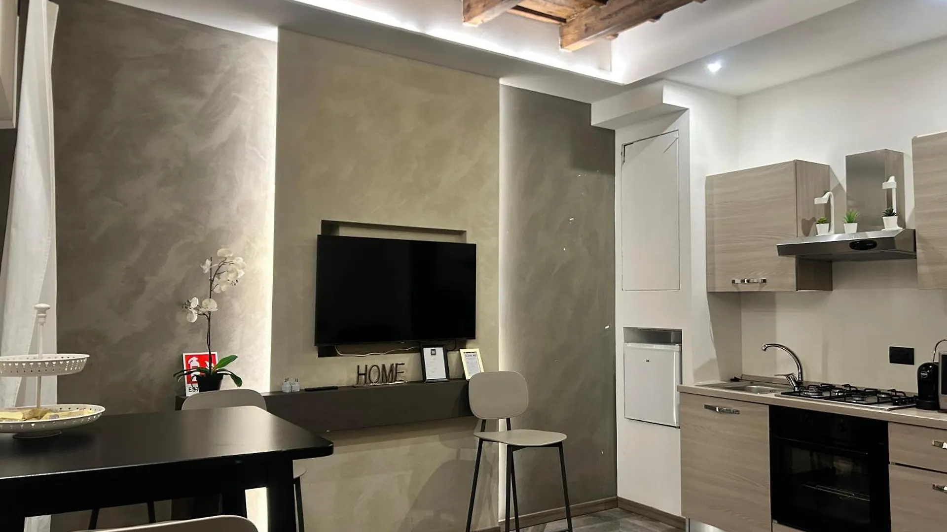 Davinci Apartament Near Duomo Milan 0*,  Italy