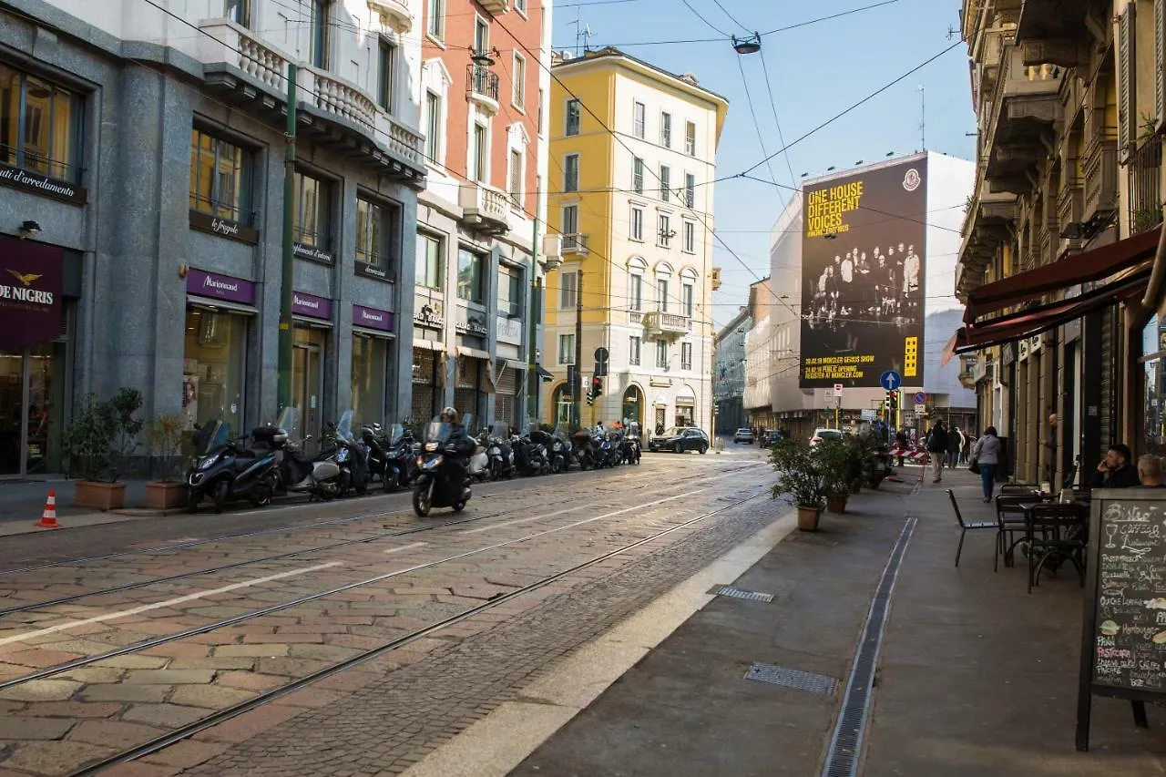 Davinci Apartament Near Duomo Milan